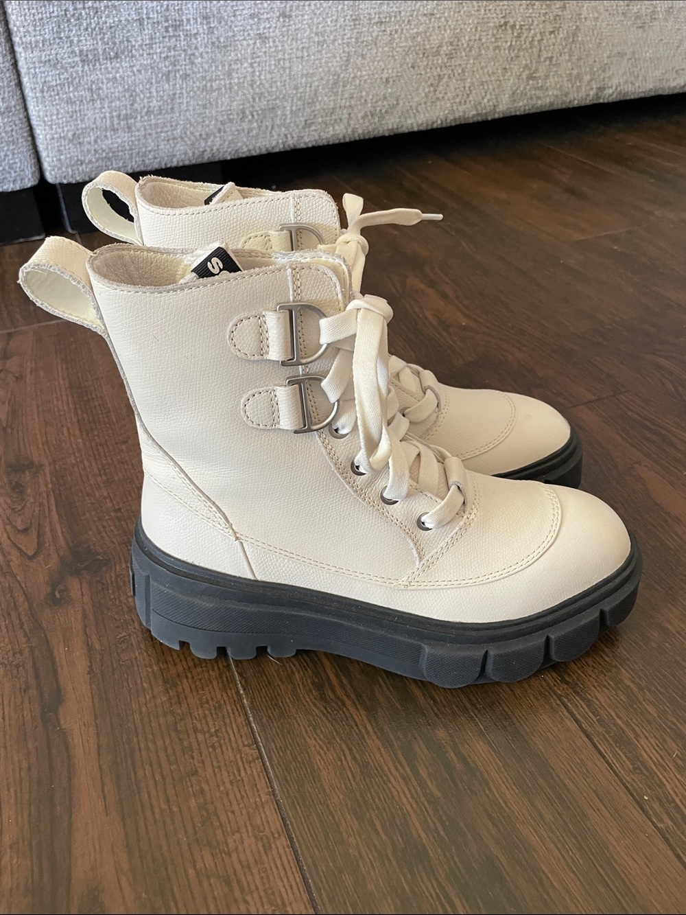NWT SOREL Caribou Leather Boots! - Picture 2 of 9